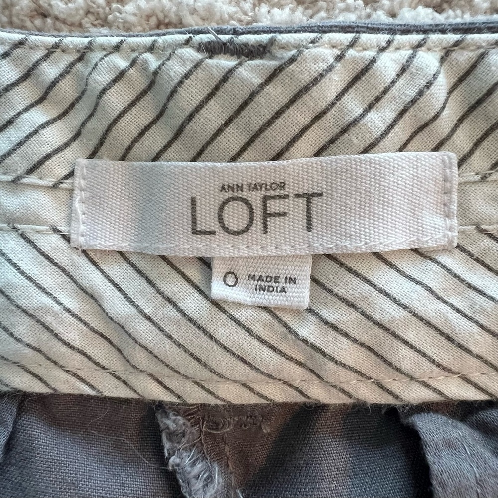Ann Taylor LOFT Gray Shorts “The Riviera Short” Size 0 - Picture 3 of 9